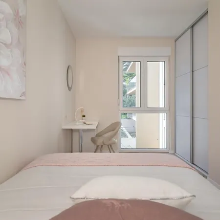 Luxury Hill * سبليت